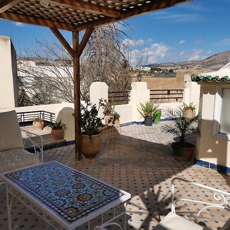 Riad Avec Terrasse Privee Et Piscine Partagee A 300M Fez Exterior photo