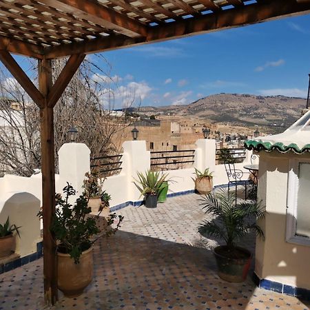 Riad Avec Terrasse Privee Et Piscine Partagee A 300M Fez Exterior photo