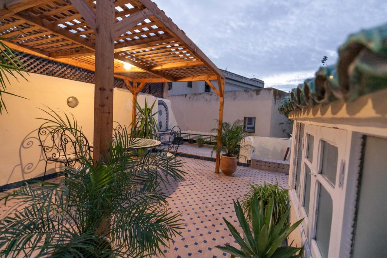 Riad Avec Terrasse Privee Et Piscine Partagee A 300M Fez Exterior photo