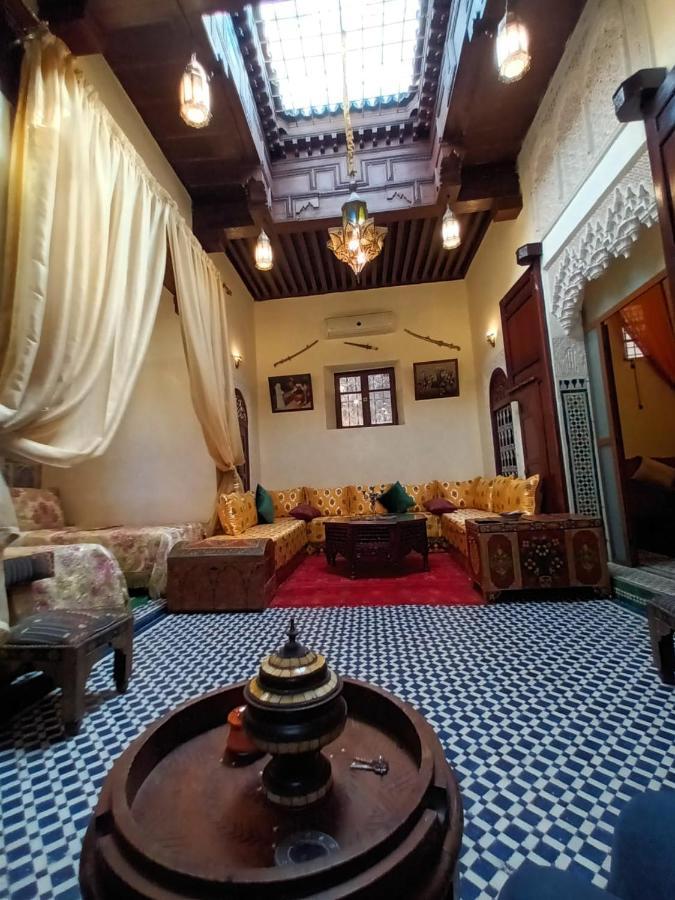 Riad Avec Terrasse Privee Et Piscine Partagee A 300M Fez Exterior photo