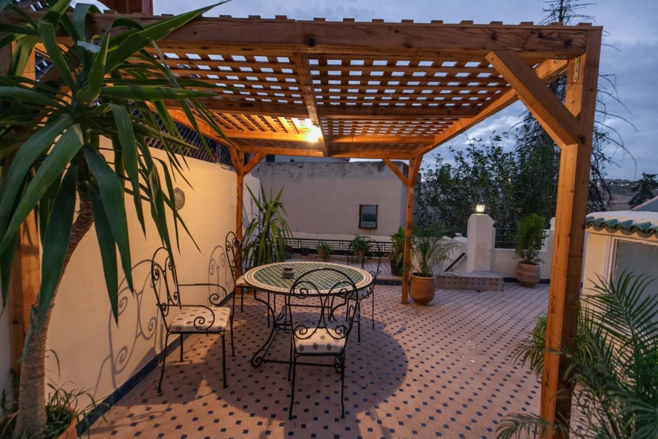 Riad Avec Terrasse Privee Et Piscine Partagee A 300M Fez Exterior photo