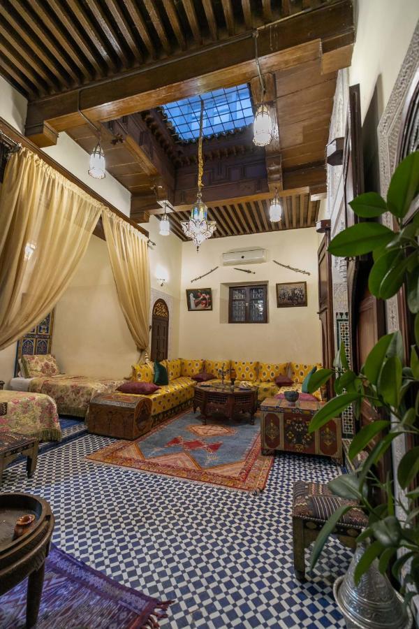 Riad Avec Terrasse Privee Et Piscine Partagee A 300M Fez Exterior photo