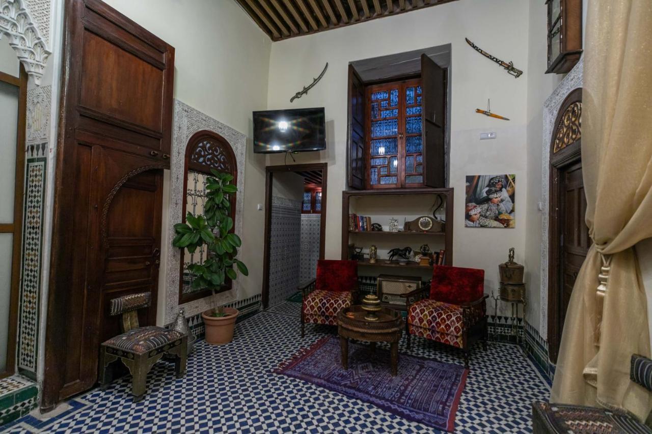 Riad Avec Terrasse Privee Et Piscine Partagee A 300M Fez Exterior photo