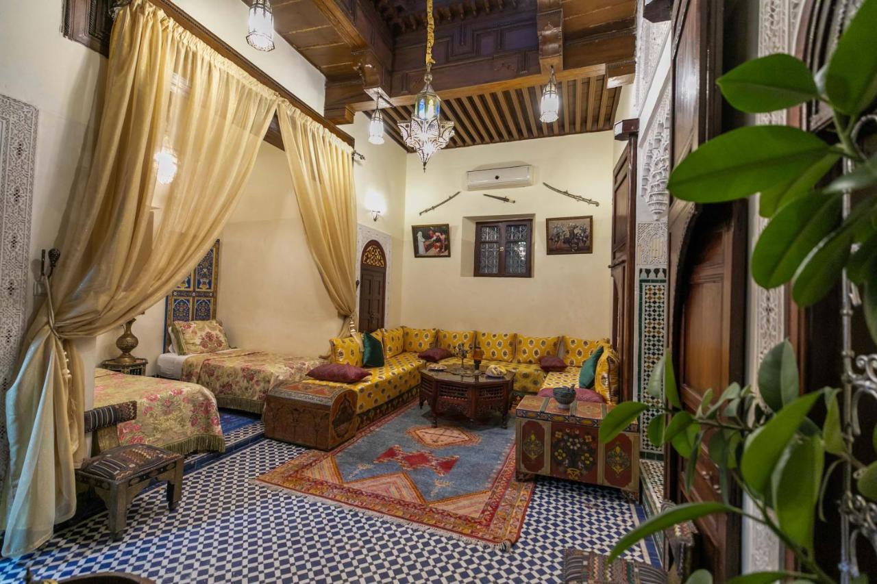 Riad Avec Terrasse Privee Et Piscine Partagee A 300M Fez Exterior photo