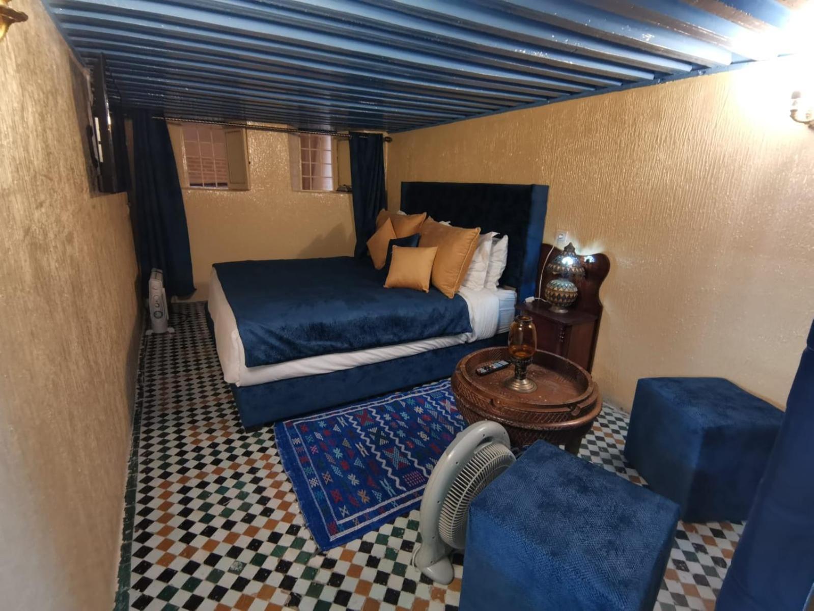 Riad Avec Terrasse Privee Et Piscine Partagee A 300M Fez Exterior photo