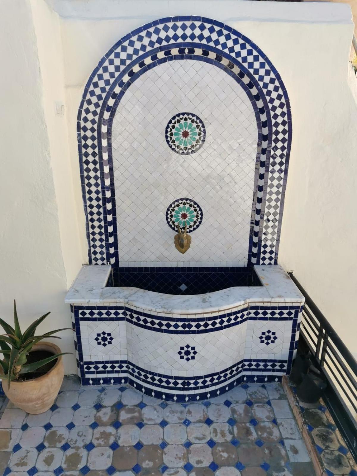 Riad Avec Terrasse Privee Et Piscine Partagee A 300M Fez Exterior photo