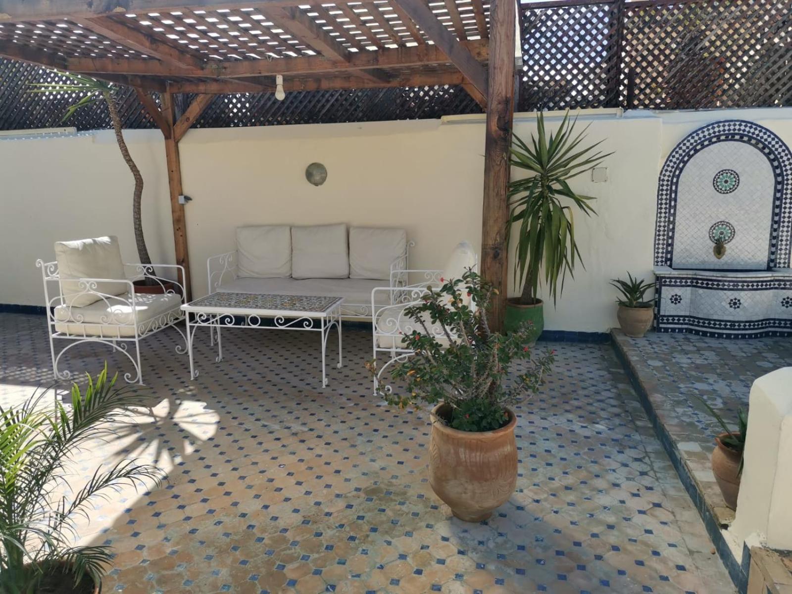 Riad Avec Terrasse Privee Et Piscine Partagee A 300M Fez Exterior photo
